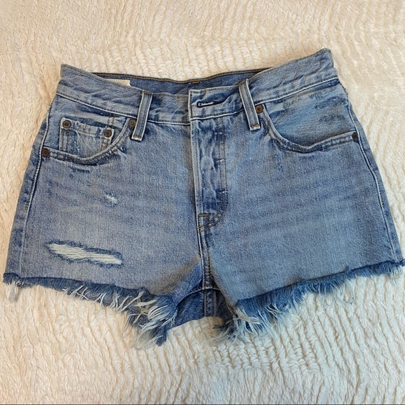 LEVI’S 501 | Med Light Wash Denim Jean Cut Off Shorts - Size: 25 - Picture 4 of 14